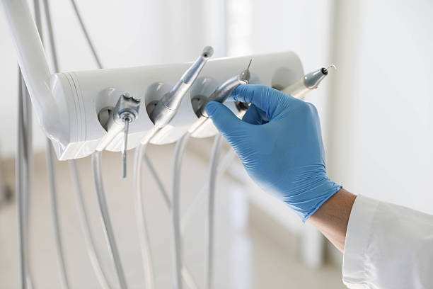 Professional Wisdom Tooth Removal technician working in Bushnell, IL